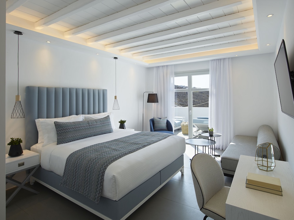 Epic Blue Suites & Villas 10/45