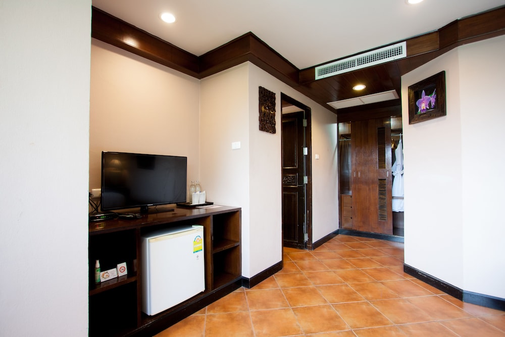 Karon Sea Sands Resort 12/71