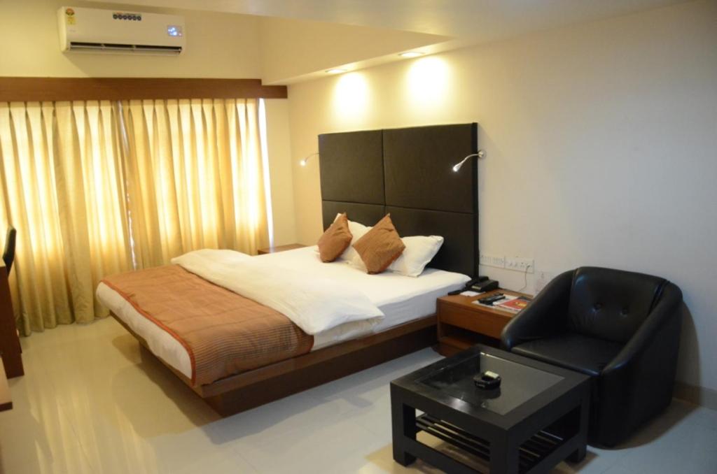 Hotel Yuvraj 19/35