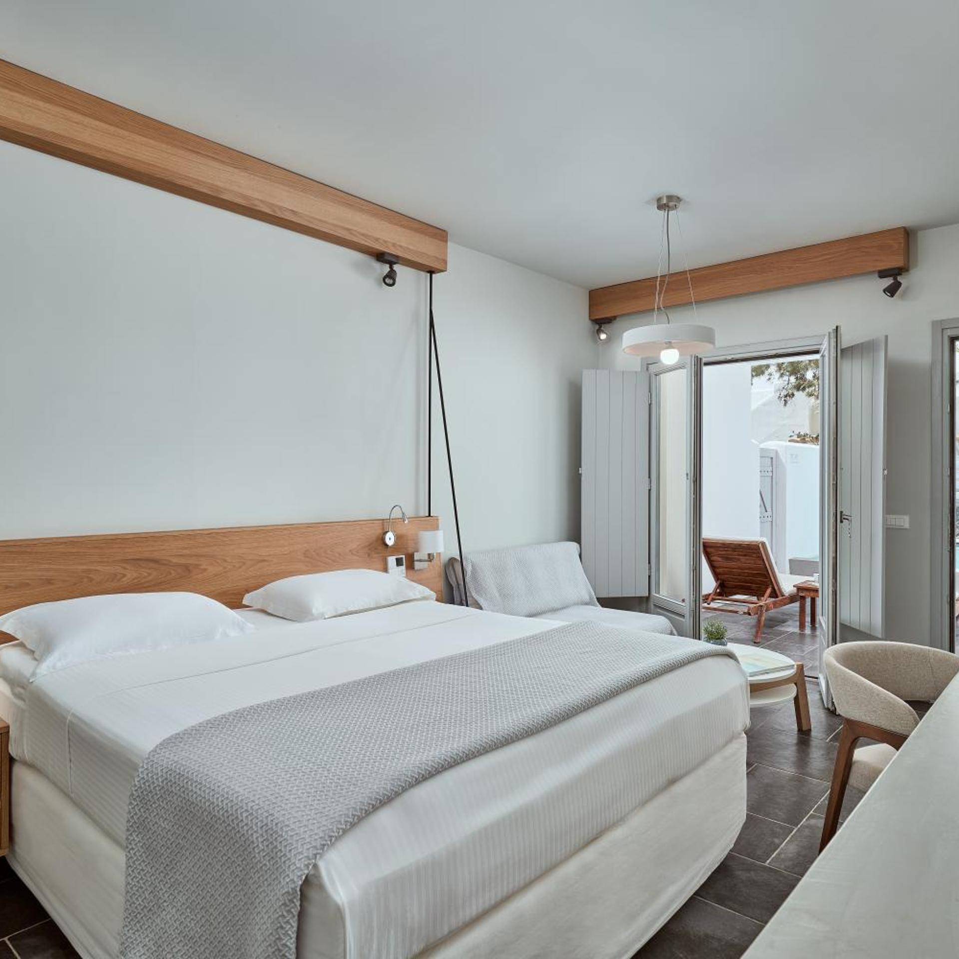 SUITE, PRIVATE POOL