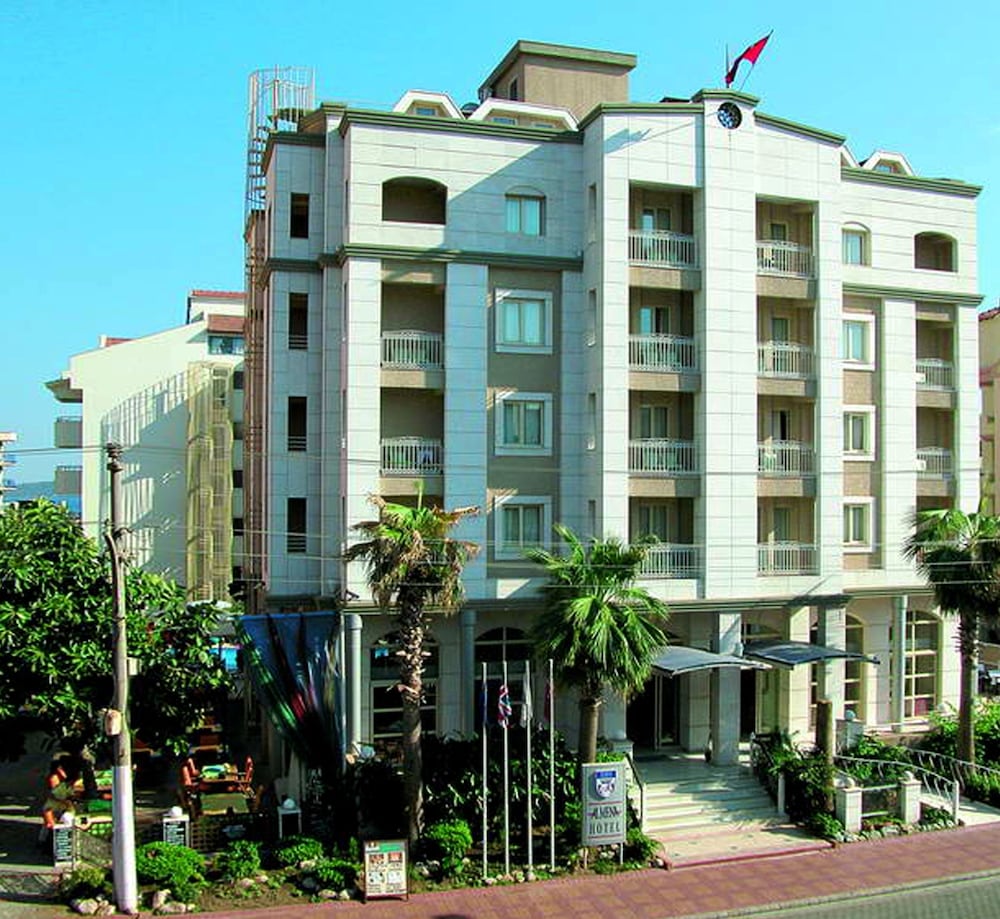 Almena Hotel 14/17