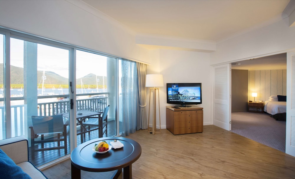 Shangri La the Marina Cairns 46/74