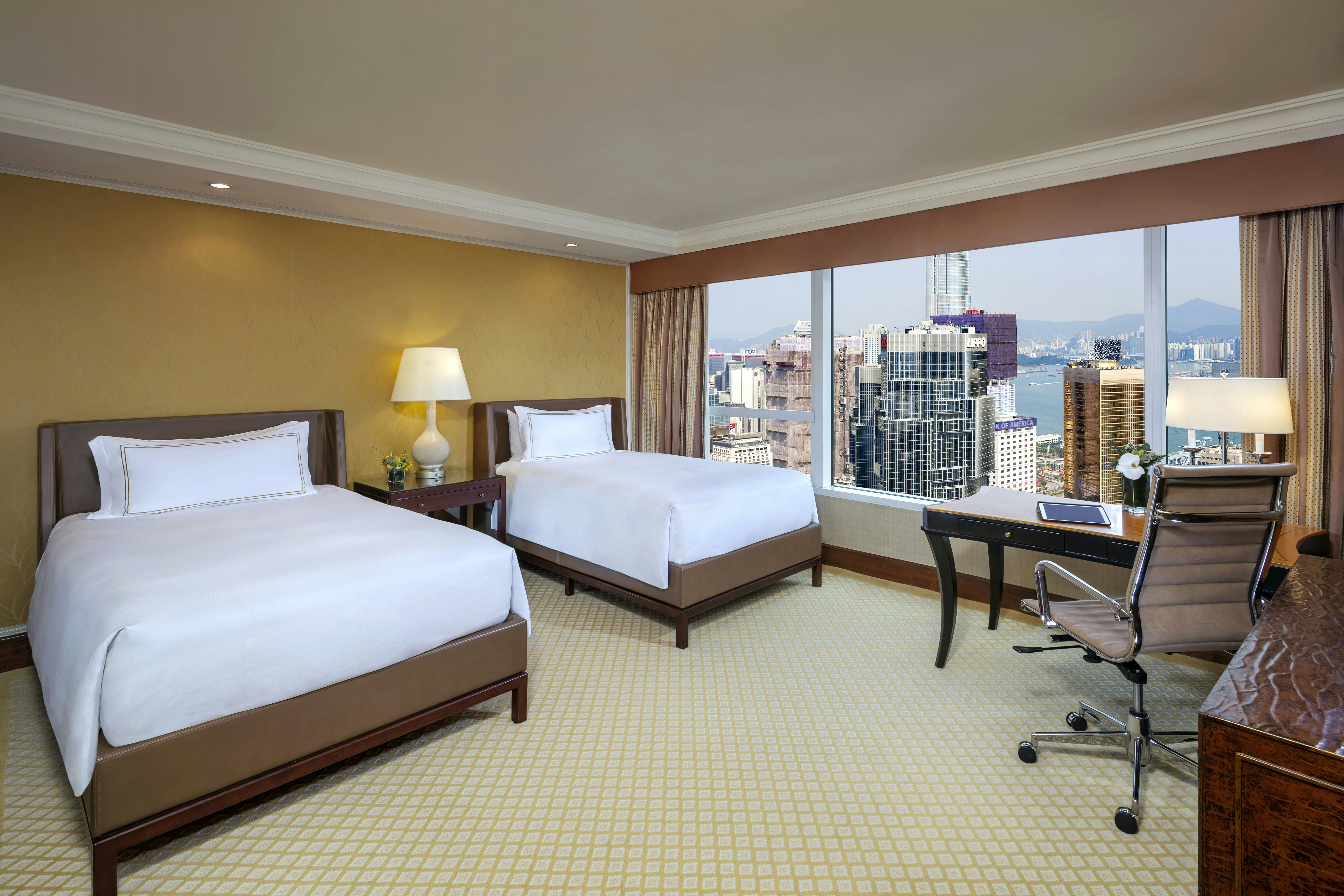 DELUXE, TWIN BEDS