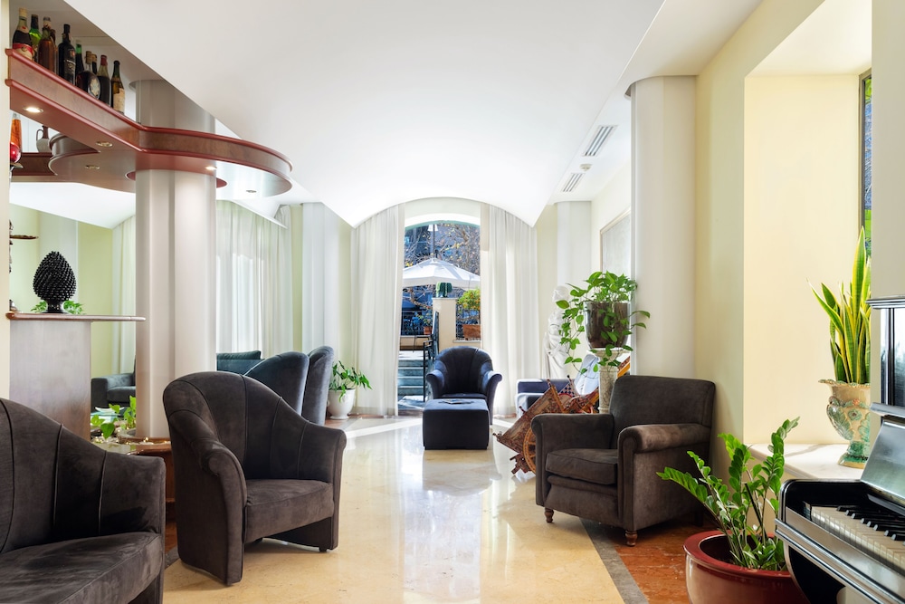 Hotel Giardino Inglese 28/44