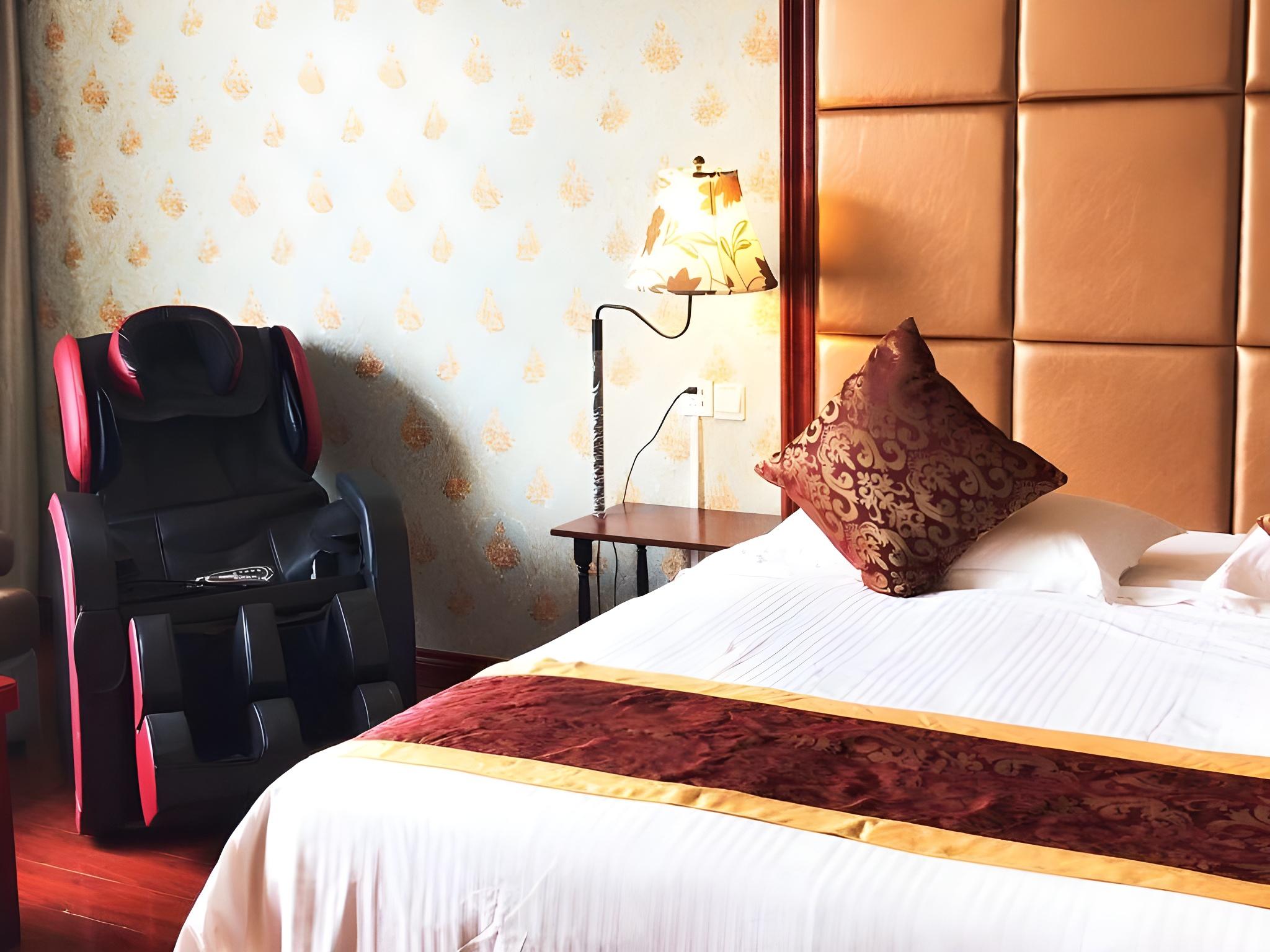SUPERIOR, QUEEN BED