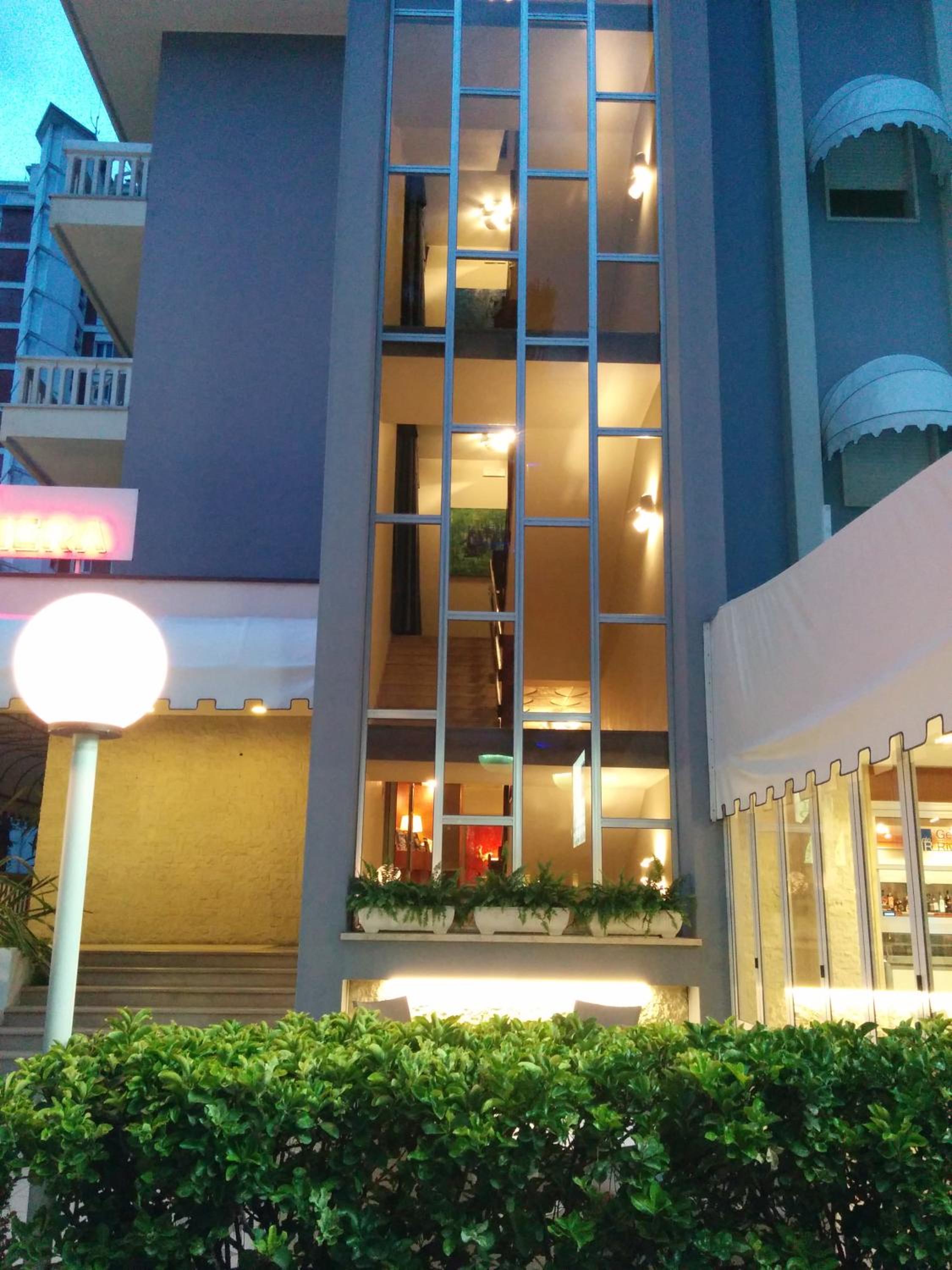 Hotel Riviera photo4