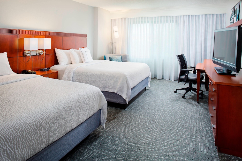 Courtyard By Marriott Roanoke Airport 7/39