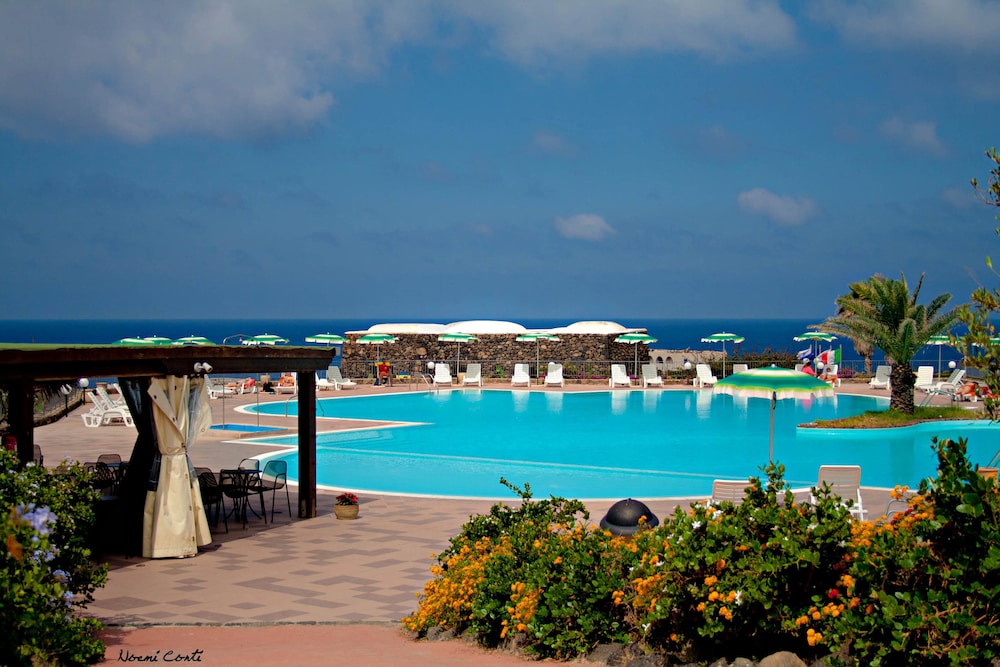 Qalea Pantelleria 33/42