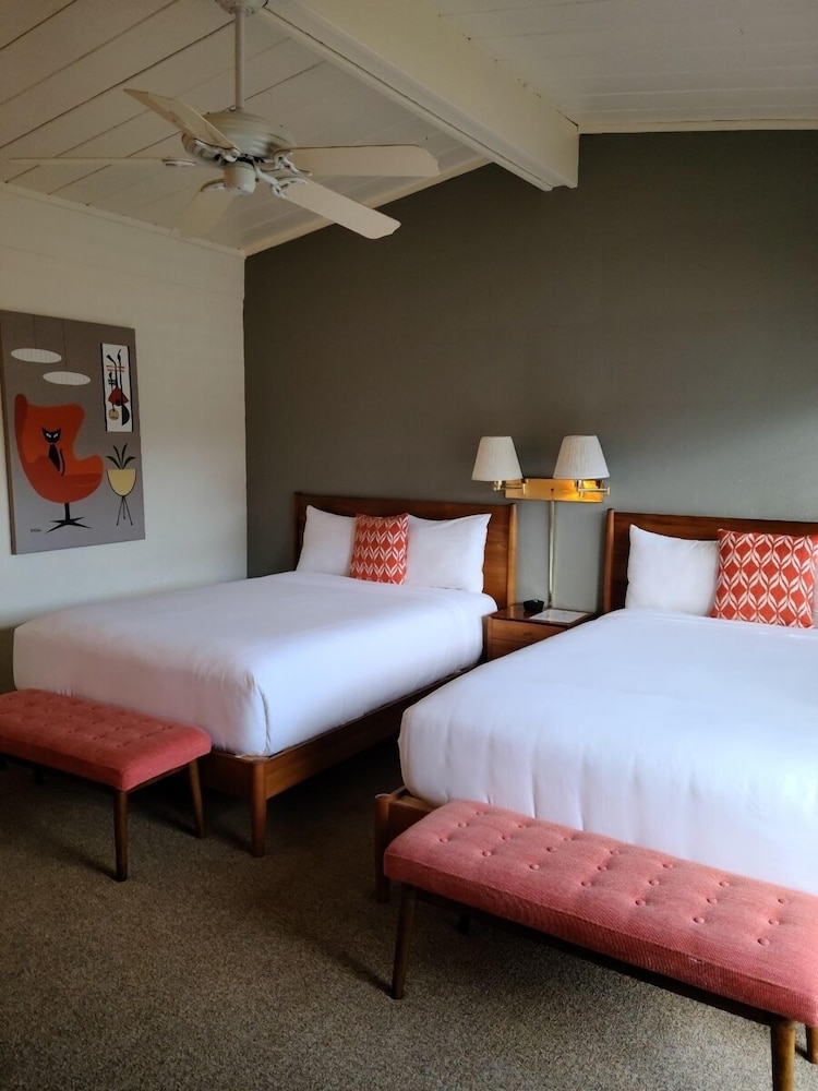 Contenta Inn 24/66