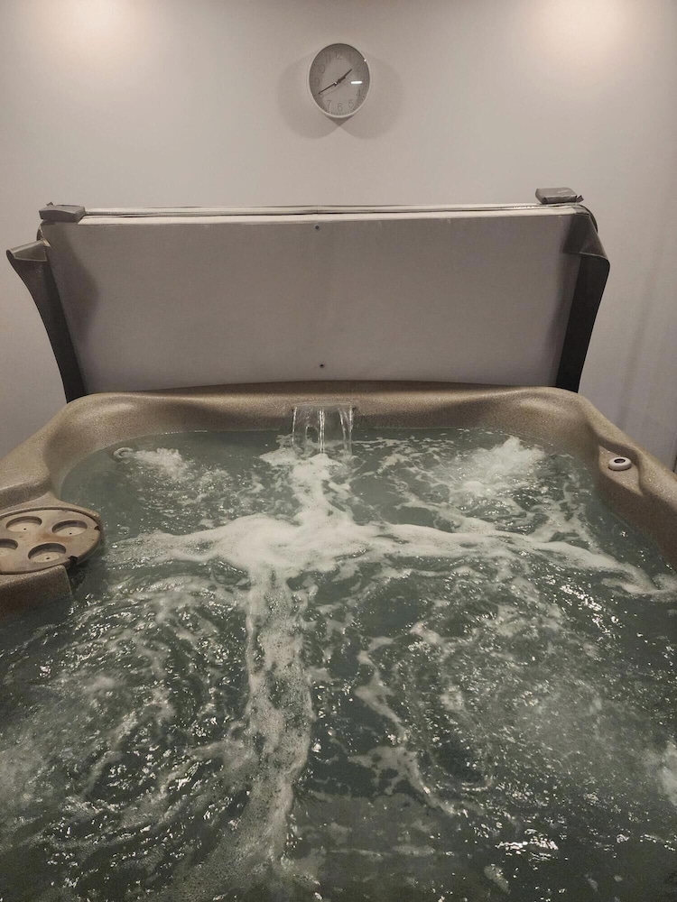 Mcintosh Country Inn & Conference Centre 37/69