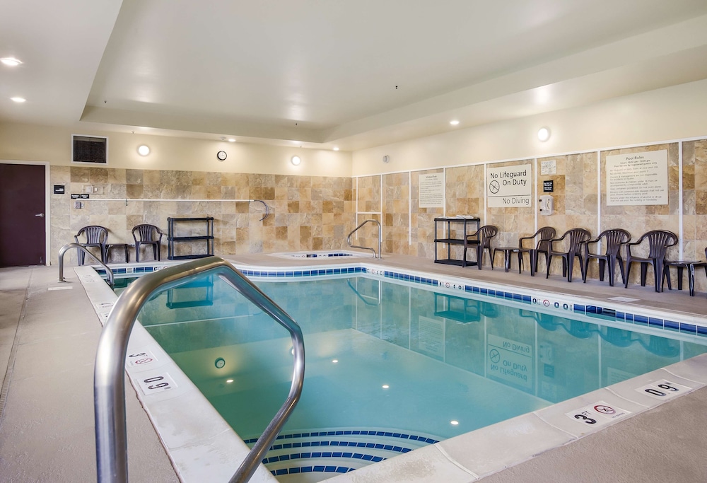 Hampton Inn Galax 22/34