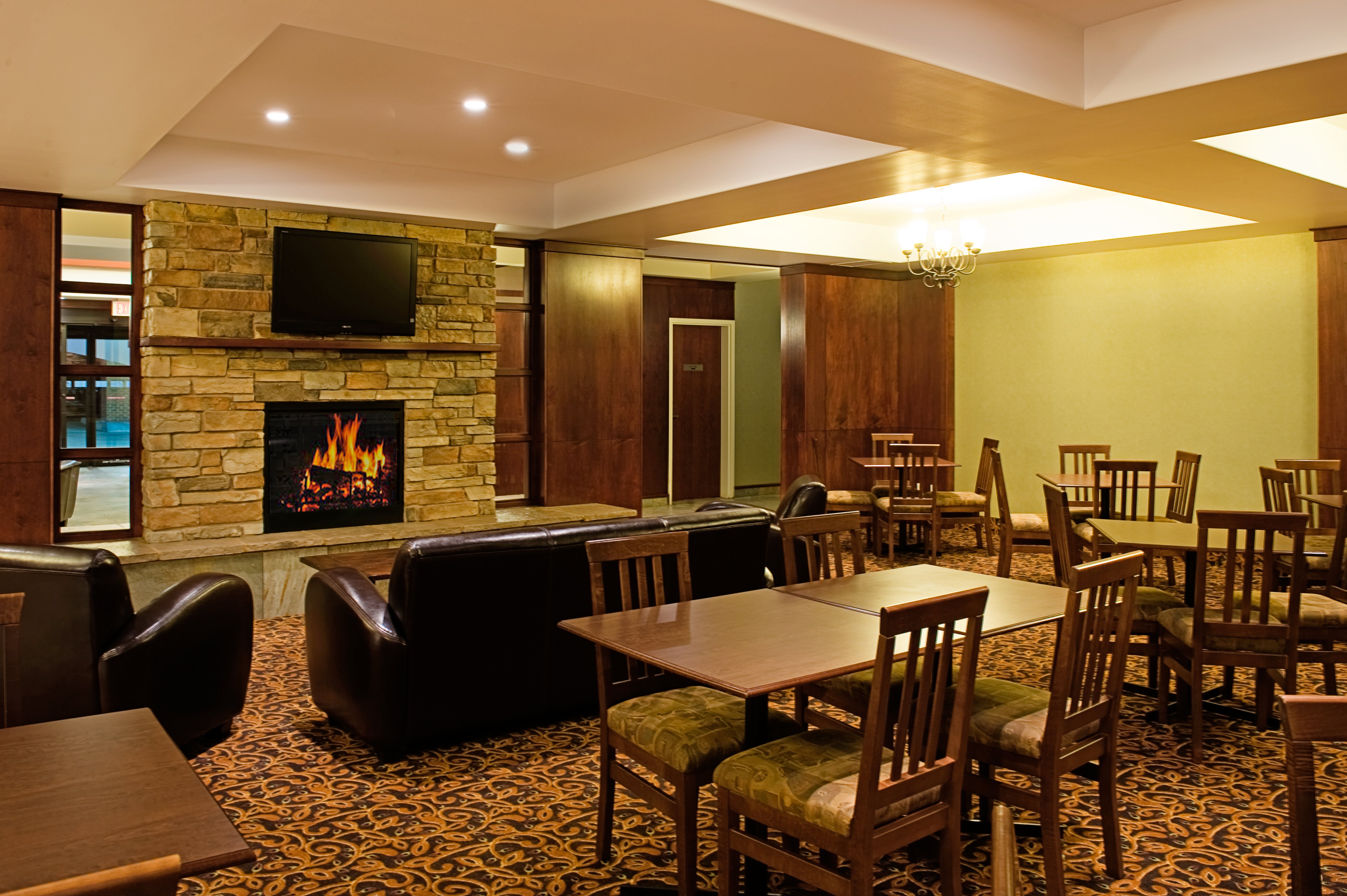 Holiday Inn Express Hotel & Suites Drayton Valley 36/50