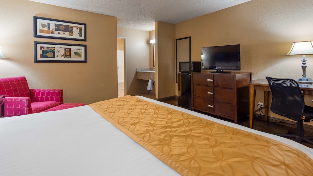 Empire Inn 10/43