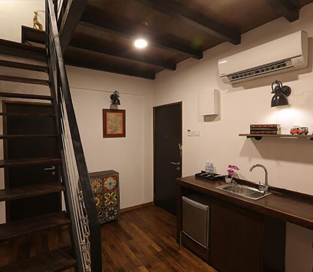 Reunion Heritage House 50/50