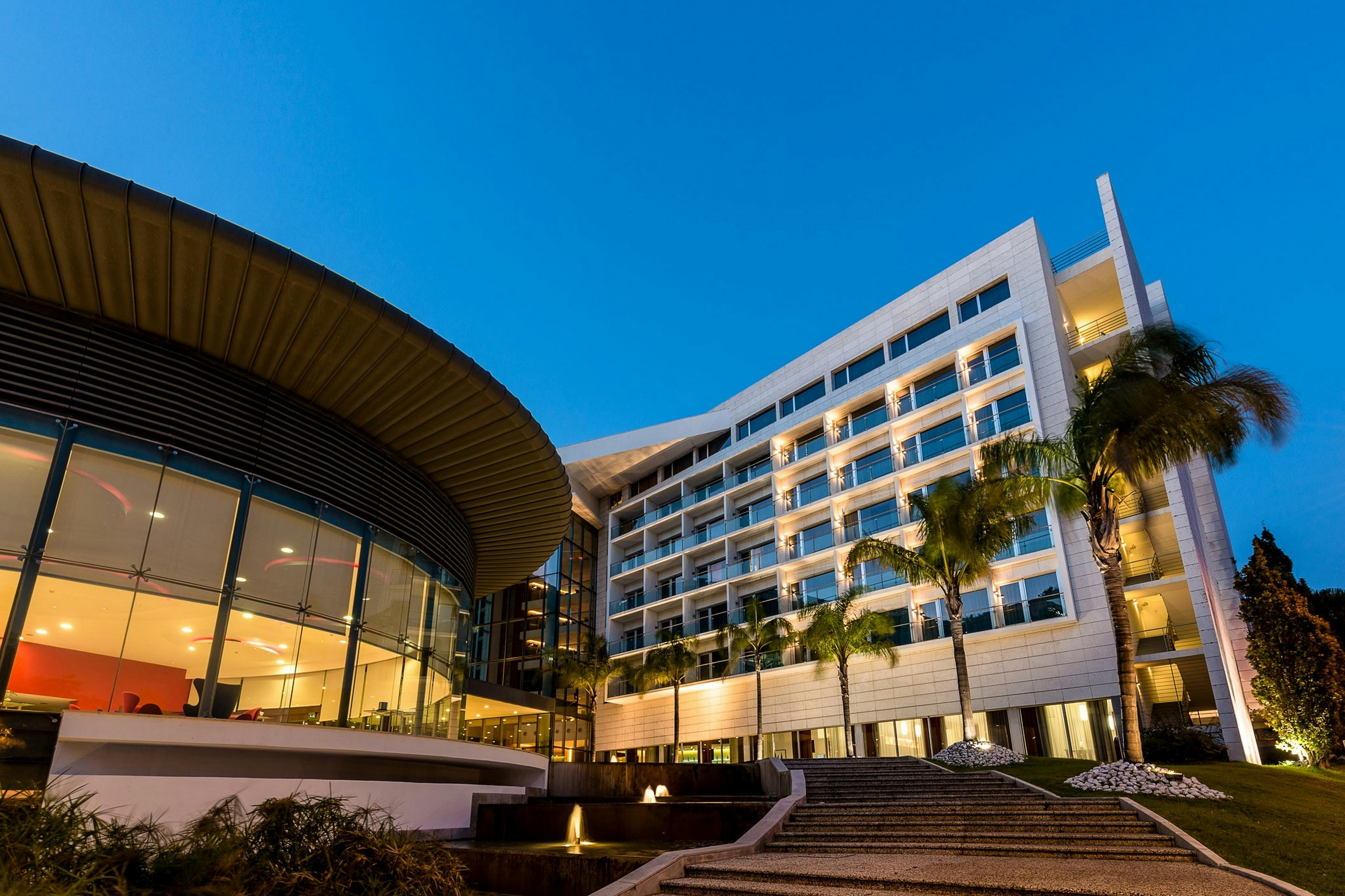Lagoas Park Hotel 8/100
