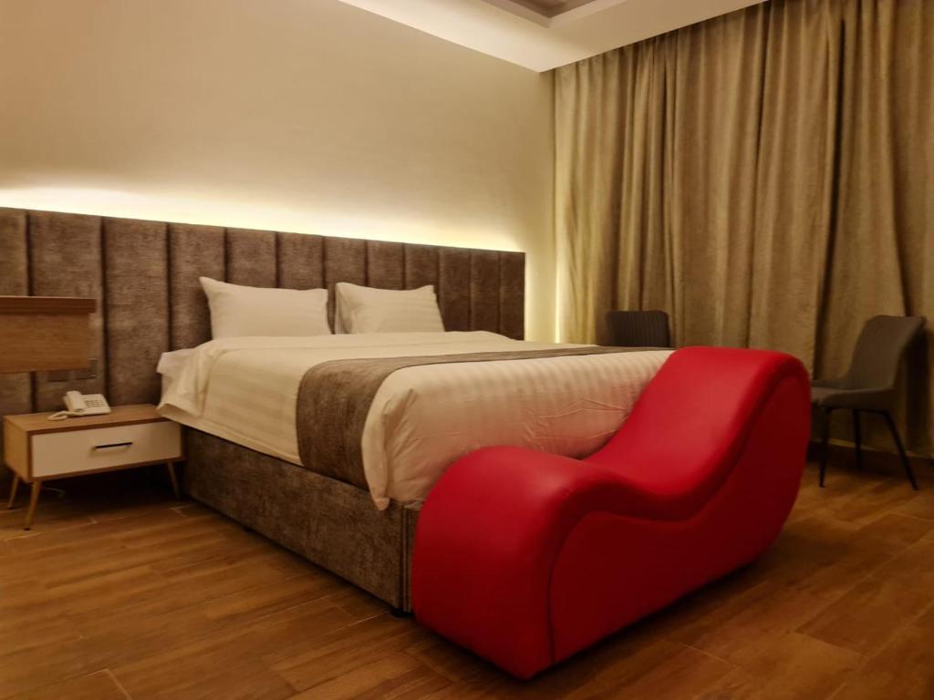 ONE BEDROOM SUITE