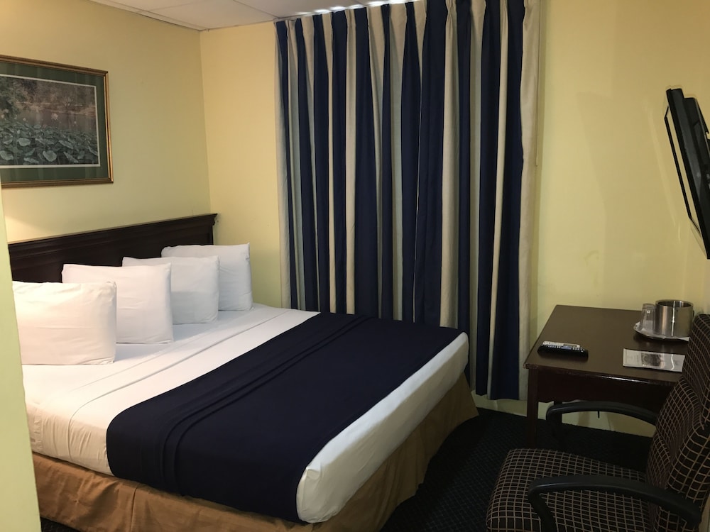 Airport Suites Hotel 24/61