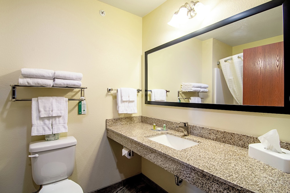 غرفة بسريرين كوين، Cobblestone Hotel & Suites - Paxton 5/9