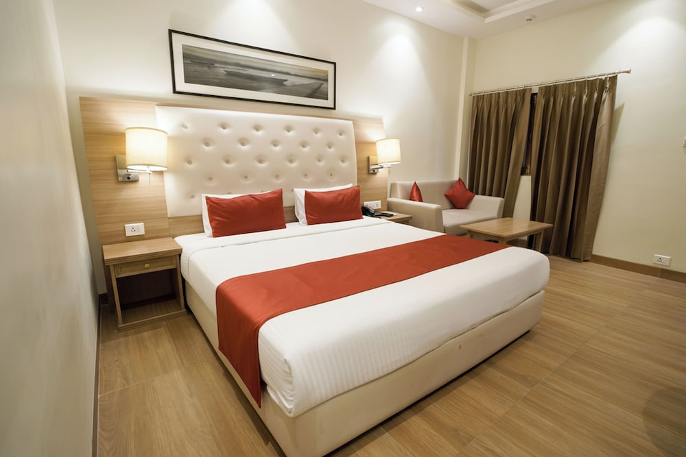 Kalinga Hotel 12/50