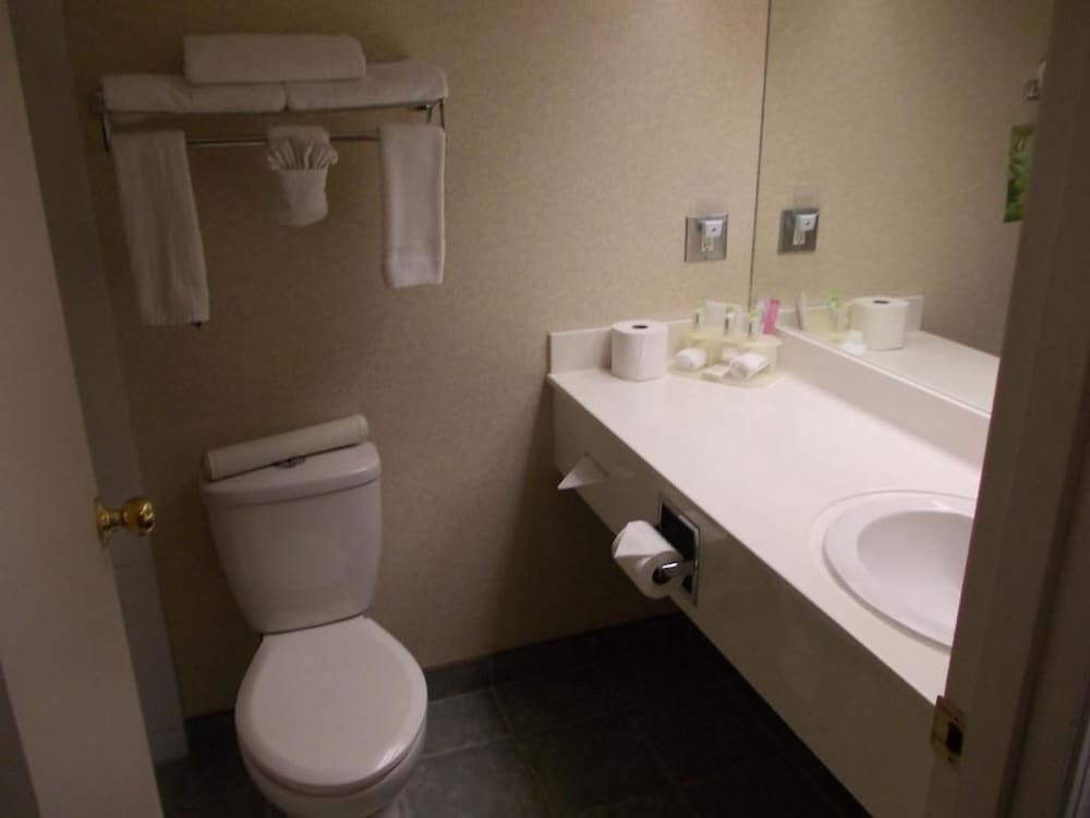Rocky Inn Express 47/49