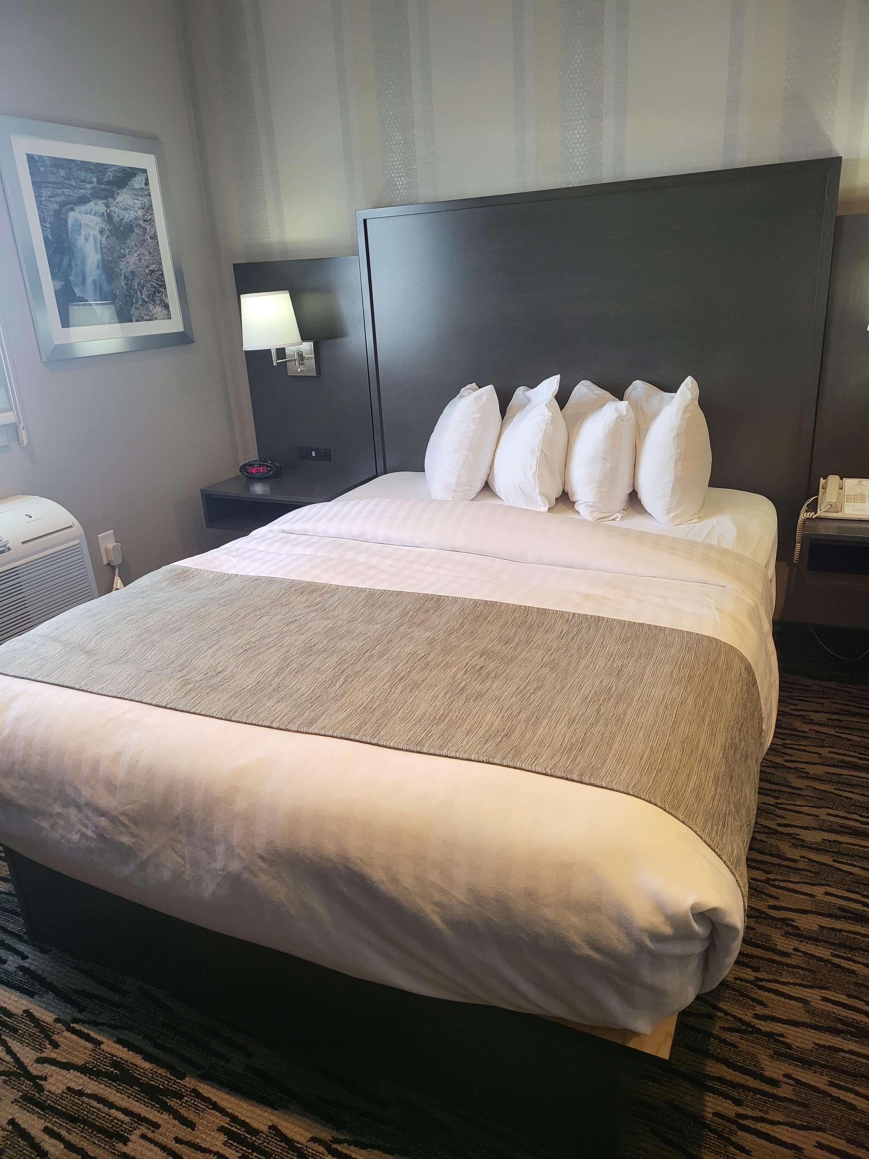 غرفة بسرير كوين، Best Western Sawtooth Inn & Suites 2/6