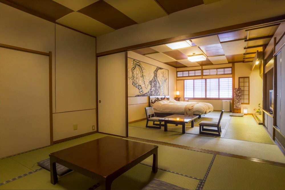 Kinosaki Onsen Hanakouji Saigetsu 50/50