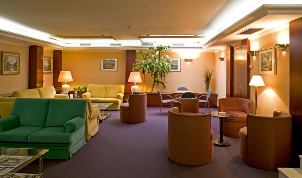 Acacia Suite 25/41