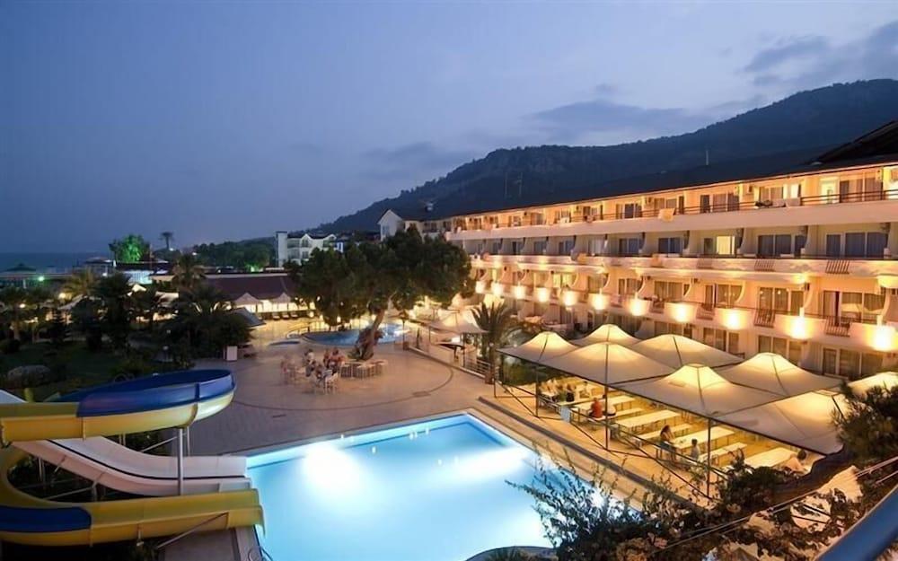 Aquabella Beach Hotel 1/20
