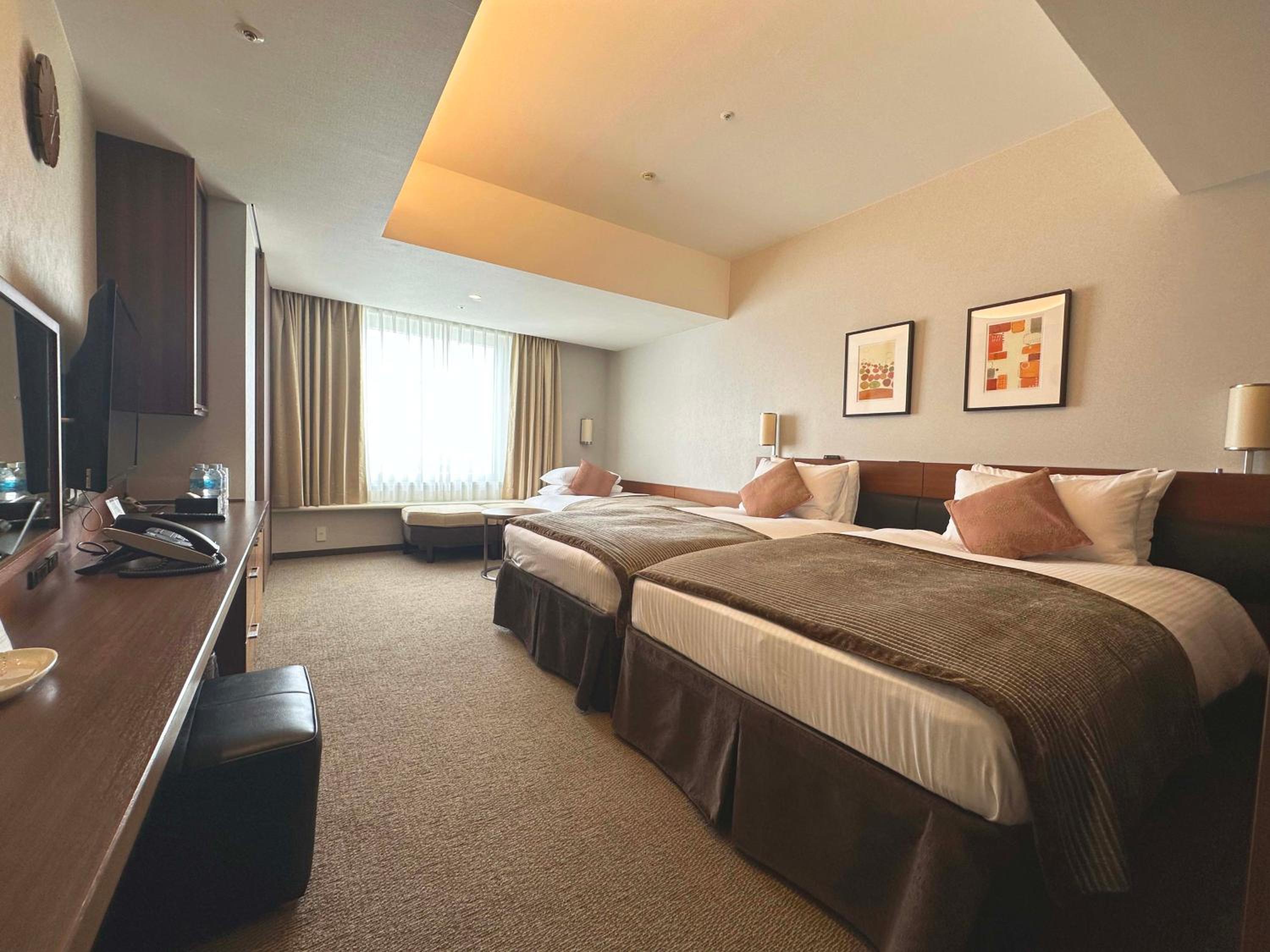 3 Beds, Executive Level