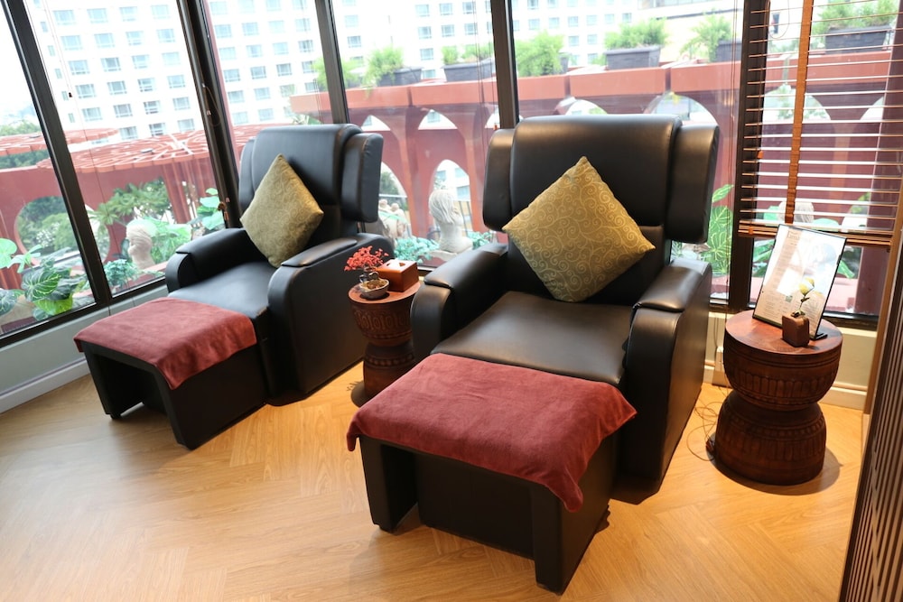 Me Saigon Boutique Hotel 56/72