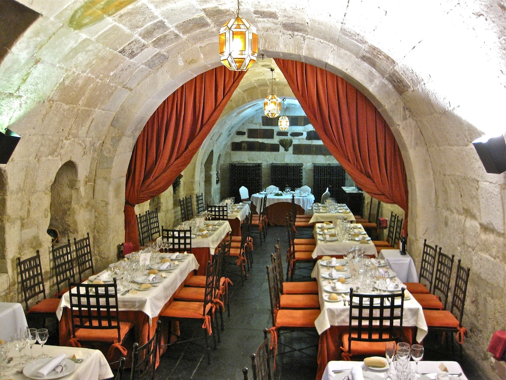 Posada Real Castillo Del Buen Amor 40/65