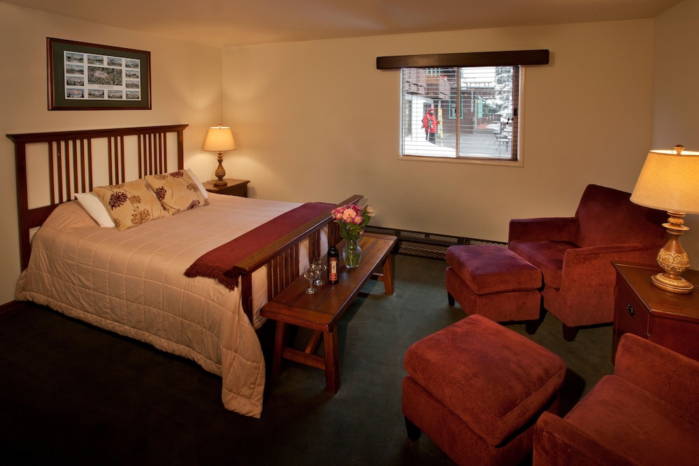 Crystal Mountain Hotels 35/50