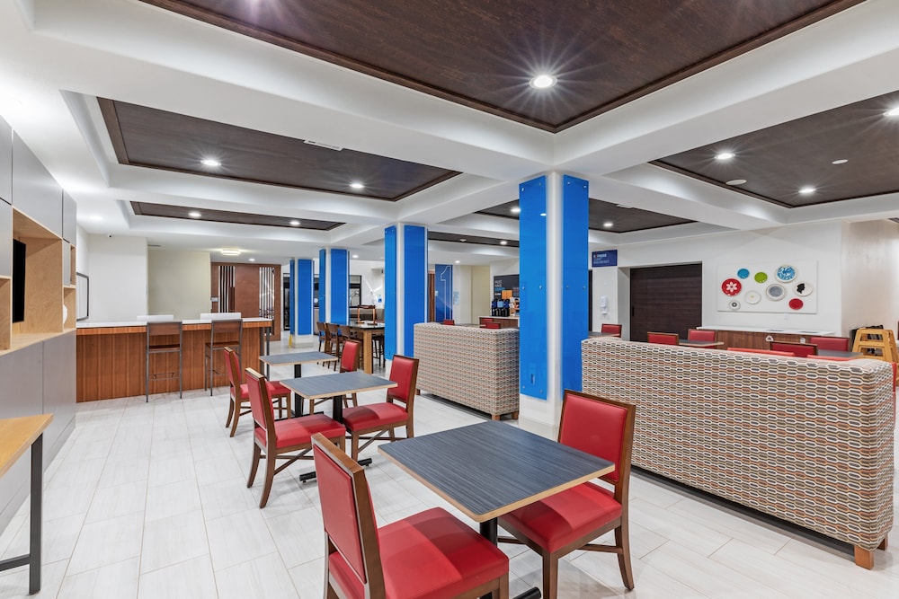 Holiday Inn Express Hotel Suites Vidor South 52/71