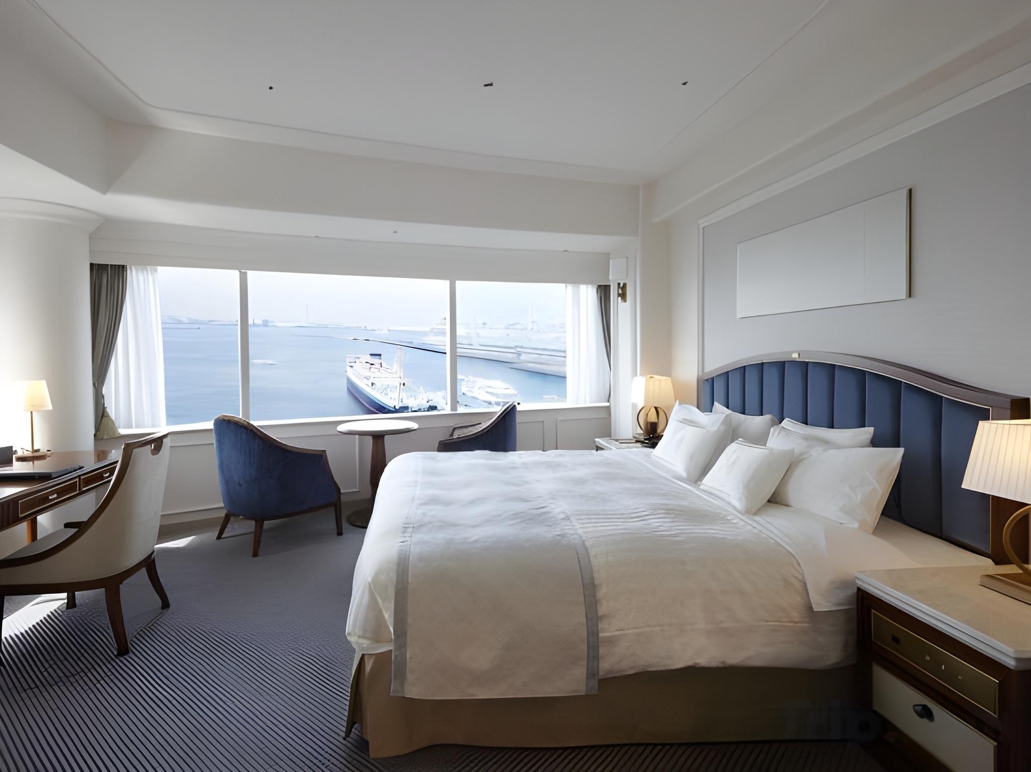 Room, Double Bed, Bay Front, Superior Floor, Corner