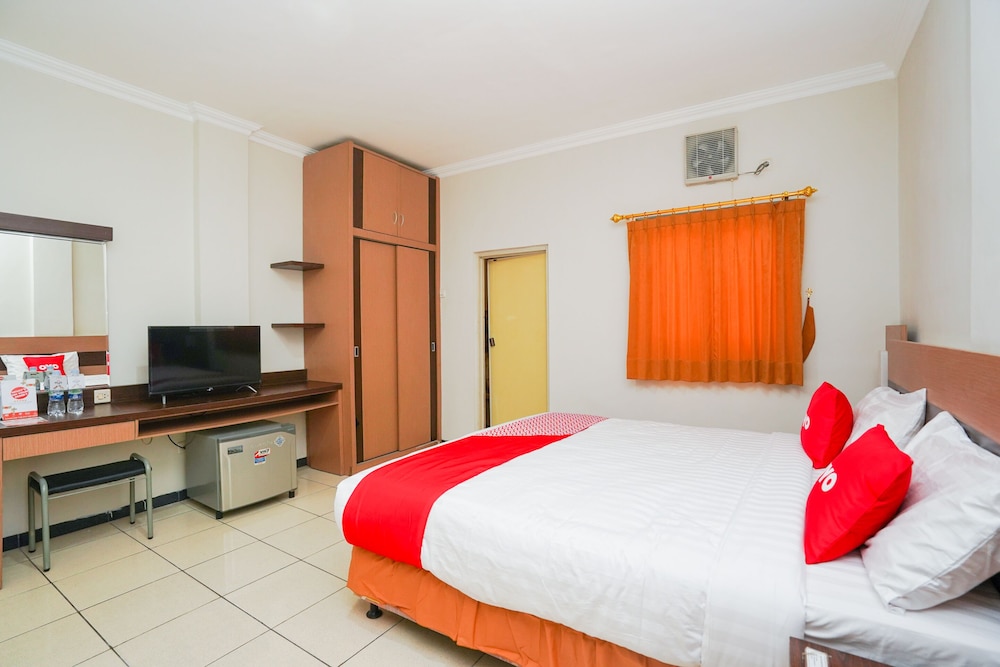 Oyo 2075 Graha Marina 17/54