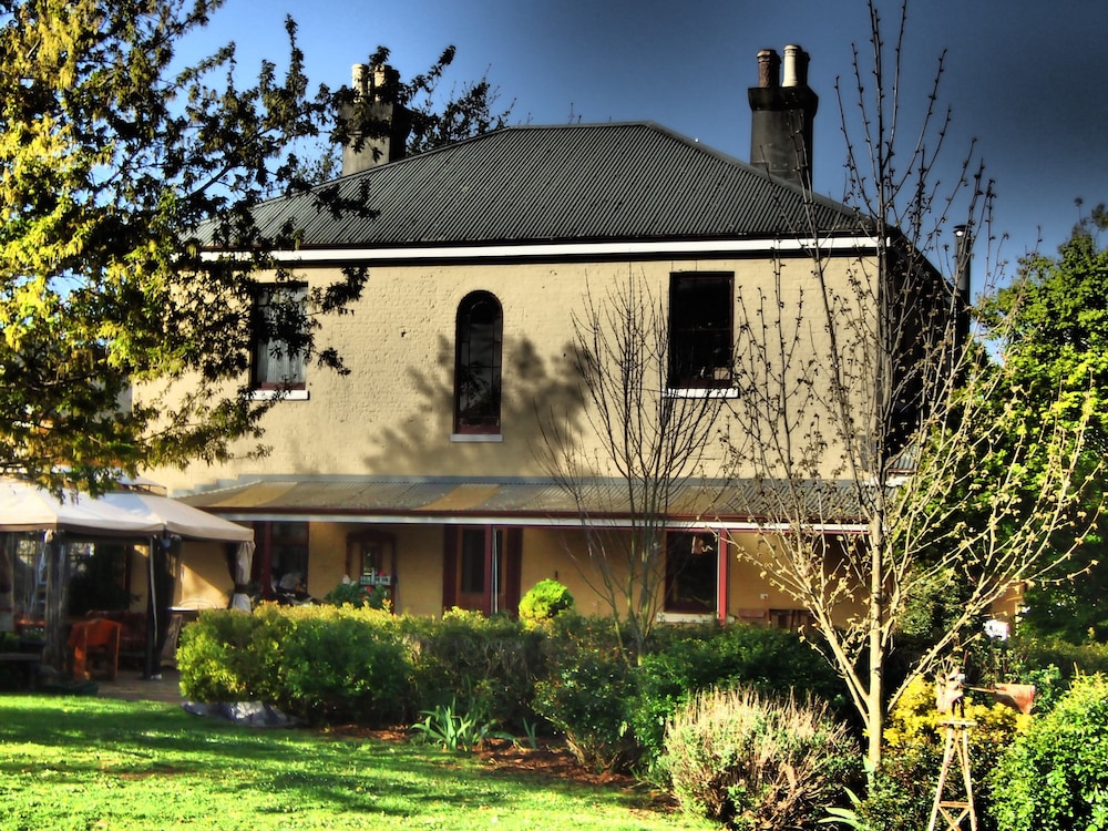 BLAKES MANOR DELORAINE 4/69