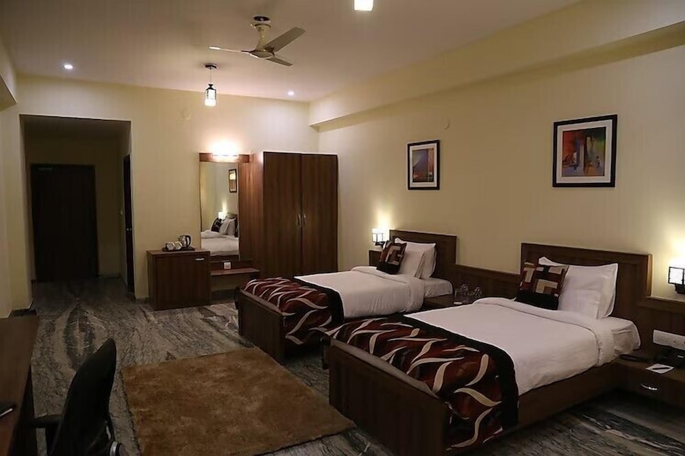 Regenta Central Mewargarh 12/43
