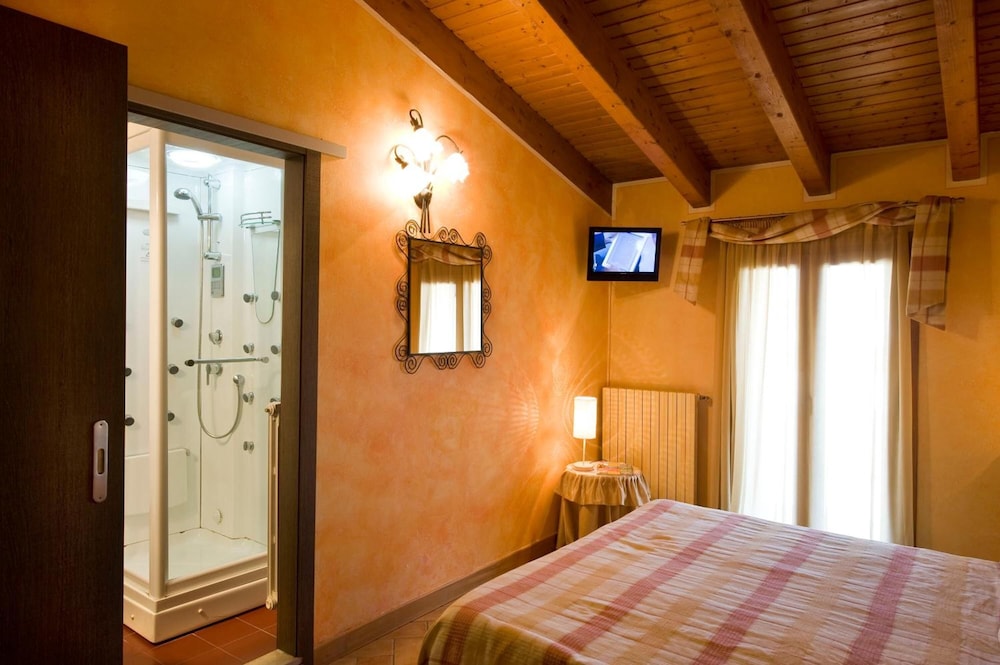 Hotel Noce 9/40