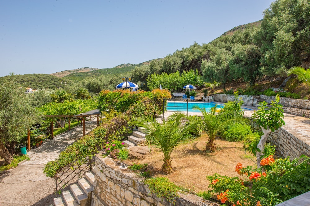 Dionysos Apartments 6/67