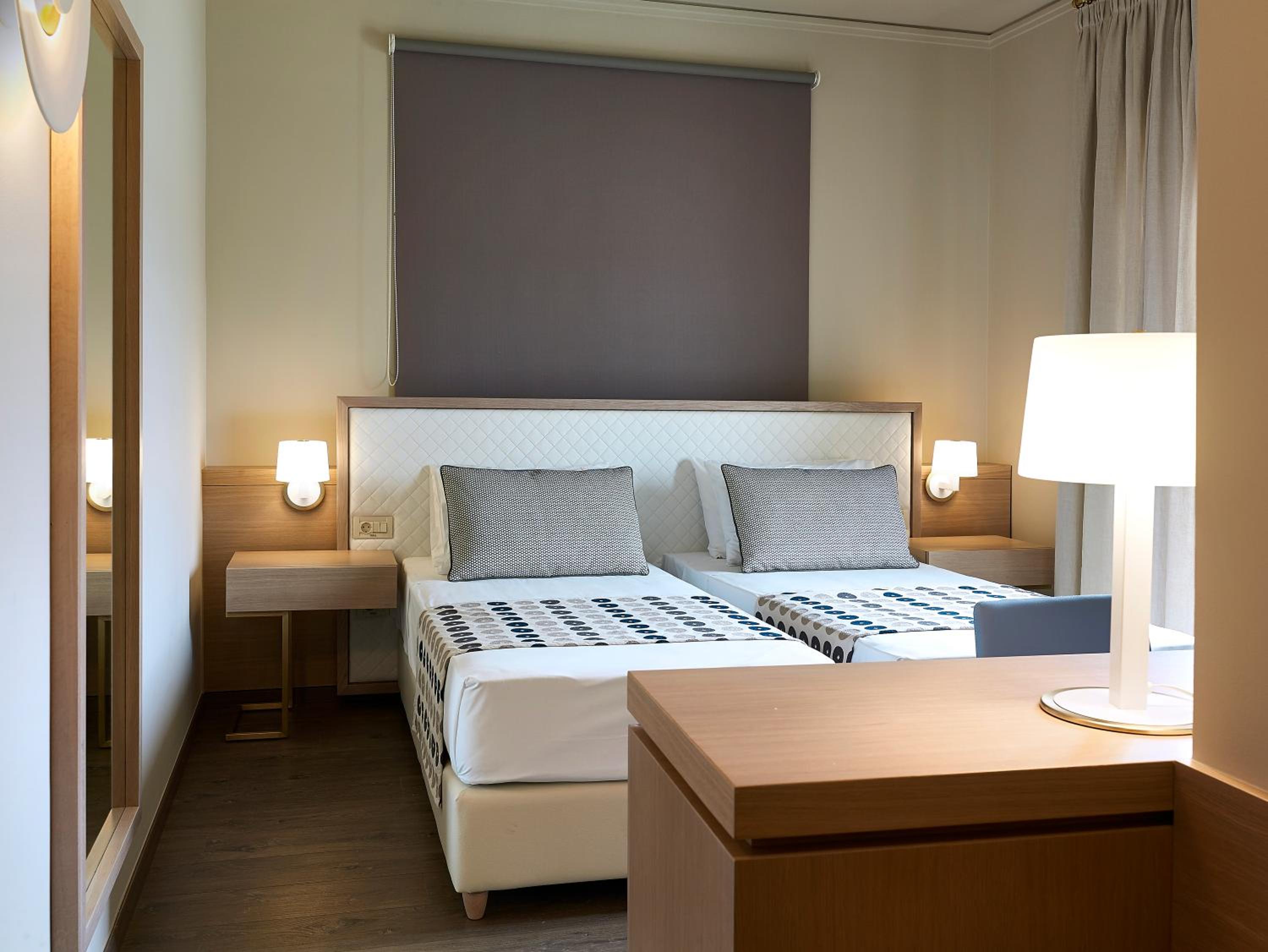 Irida Hotel 9/59