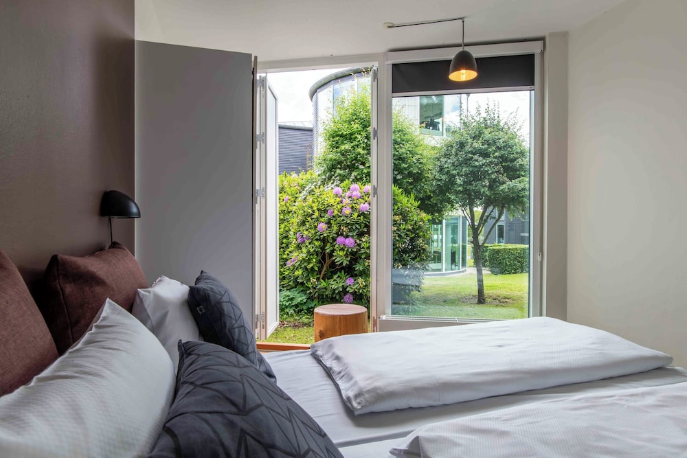 2 Bedrooms, Apartment, 6 Beds, 1 Double and 2 Bunk Beds, Partial Lake View، Kolding Hotel Apartments 3/8