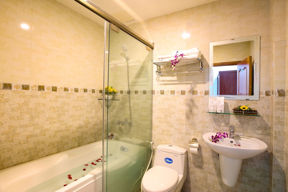 Thanh Hoang Chau Hotel 36/40