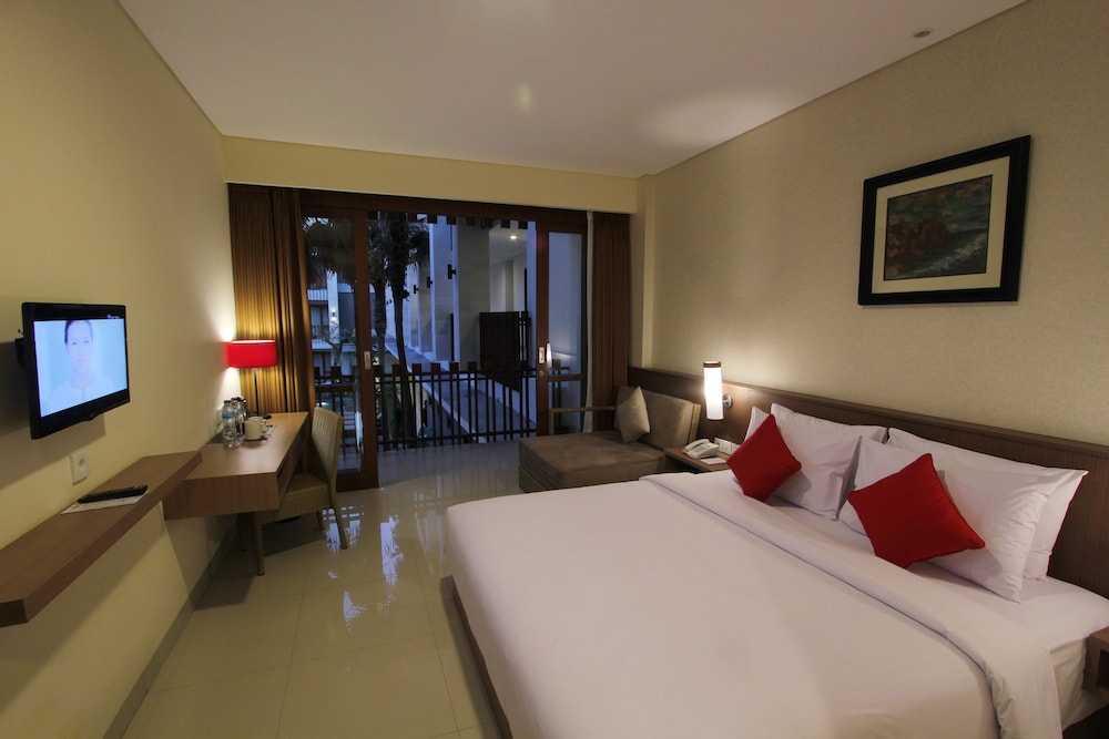 DELUXE, DOUBLE BED, POOL VIEW, HIGH FLOOR