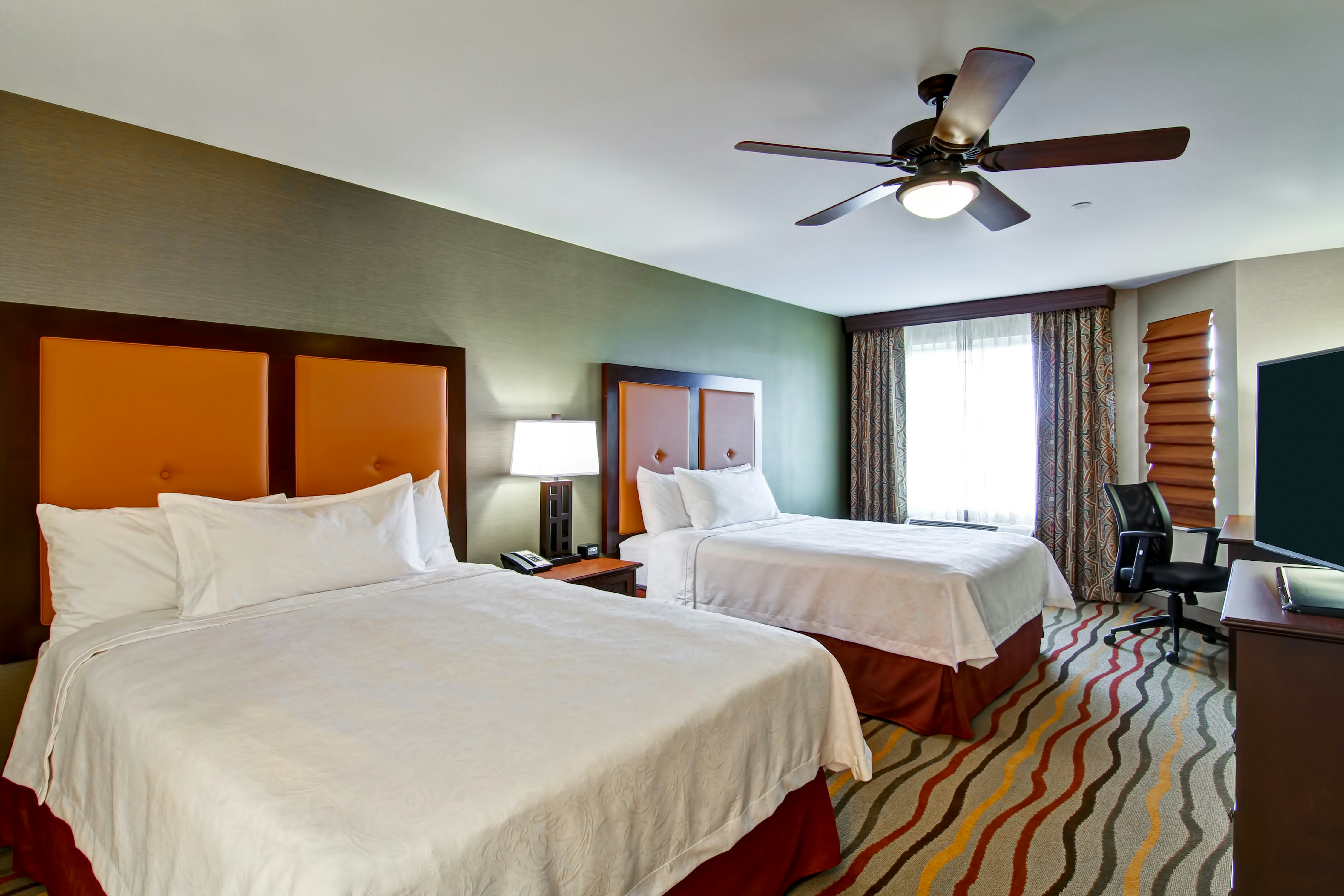 1 Bedroom, Suite, 2 Queen Beds, Water View
