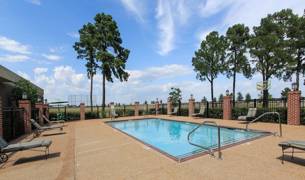 Whispering Woods Hotel & Conference Center 20/39