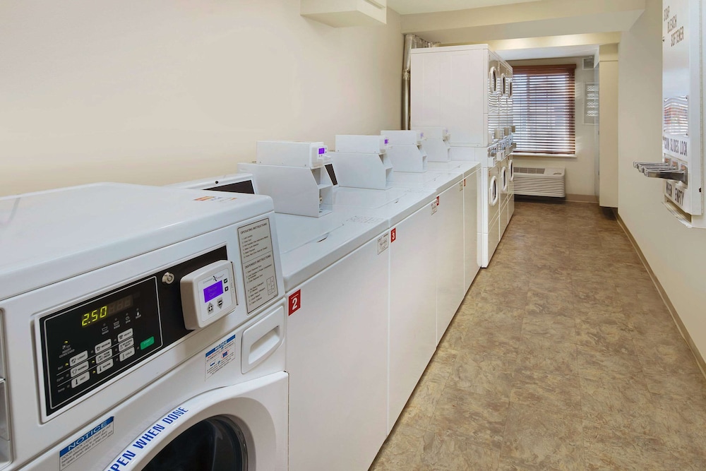 Extended Stay America Select Suites Wilmington West (ex WoodSpring Suites Wilmington) 32/42