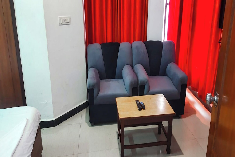 Oyo 12083 Hotel Champion Inn 21/25