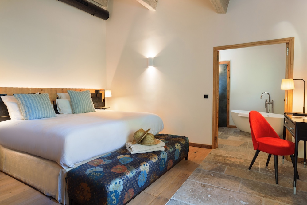 Room at Lou Calen, COTIGNAC