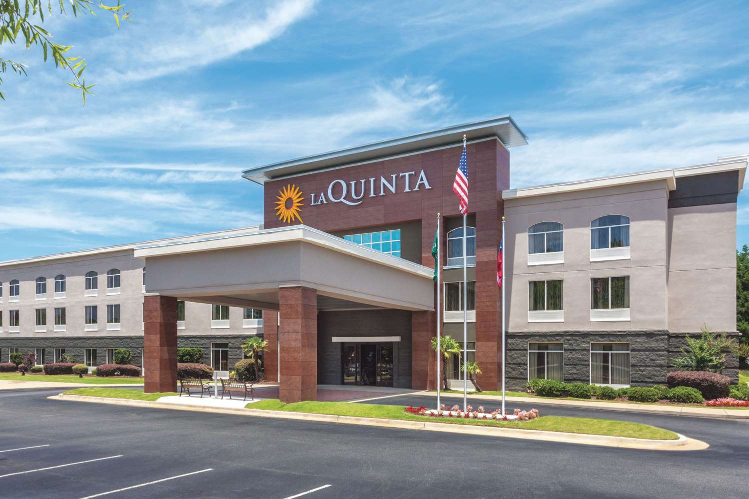 La Quinta Inn & Suites by Wyndham Columbus North 14/15