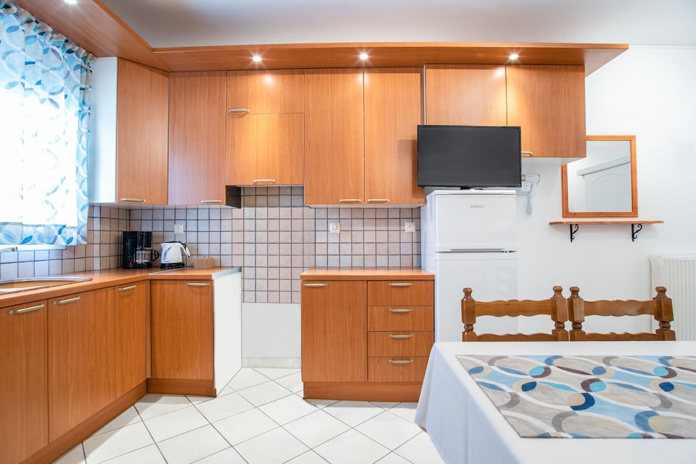 Kontaratos Studios & Apartments 32/50